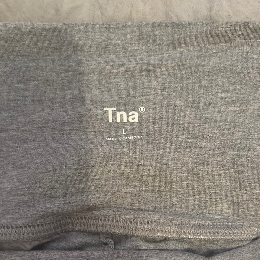 Grey aritzia leggings - Picture 3 of 3